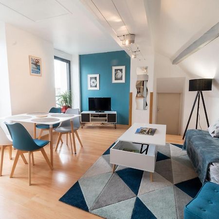 Appartement rien que pour vous proche centre ville Laval  Extérieur photo